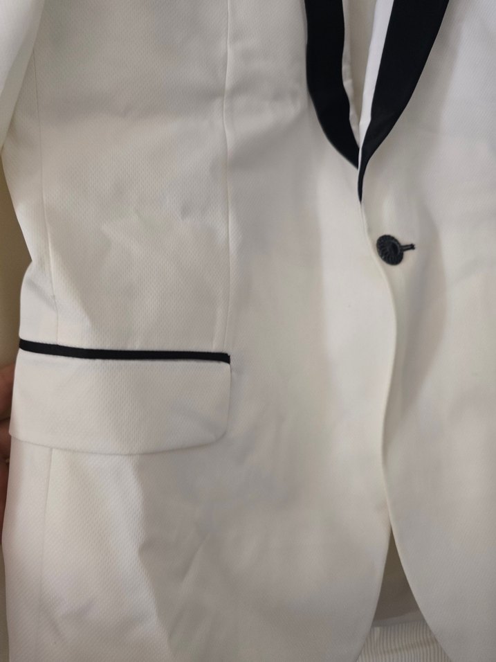Beyaz Siyah Yakalı beyaz ceket - Görsel 5