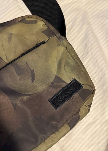  Beden Ganni Crossbody Çanta