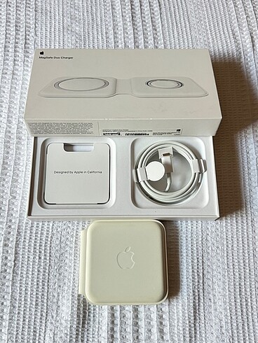 Apple MagSafe Duo Charger