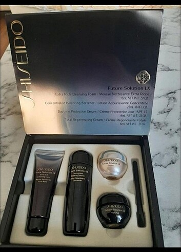  Beden Shiseido Future Solution LX Set 