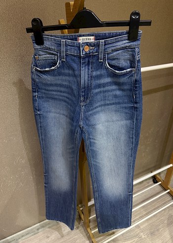 Guess Yüksek bel taşlama detaylı jean
