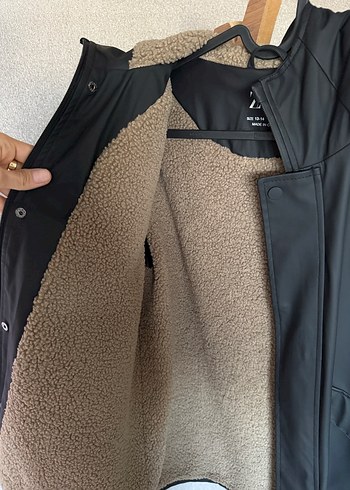 Erkek Siyah Kapüşonlu Fermuarlı içi polarlı yağmurluk - Görsel 3