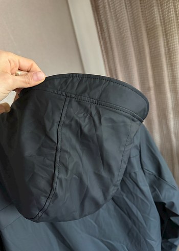 Erkek Siyah Kapüşonlu Fermuarlı içi polarlı yağmurluk - Görsel 5