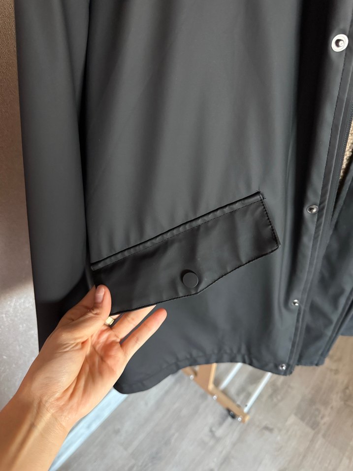 Erkek Siyah Kapüşonlu Fermuarlı içi polarlı yağmurluk - Görsel 4