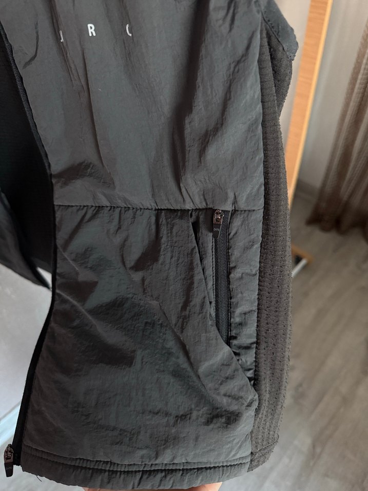 Siyah Fermuarlı Yüksek Yakalı erkek çocuğu Yelek - Görsel 2