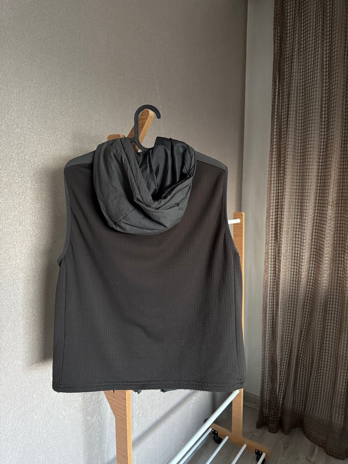 Siyah Fermuarlı Yüksek Yakalı erkek çocuğu Yelek - Görsel 3