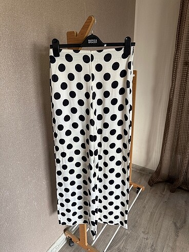 Puantiyeli detaylı saten pantolon