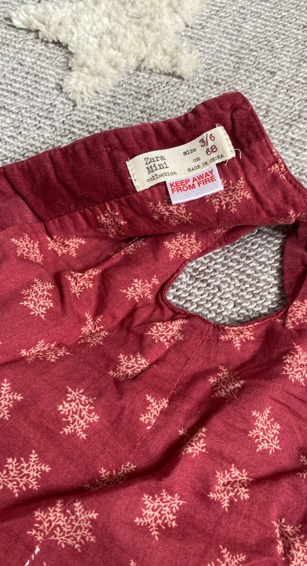 Kız Çocuk Bordo Kolsuz Fırfırlı Elbise - Görsel 3