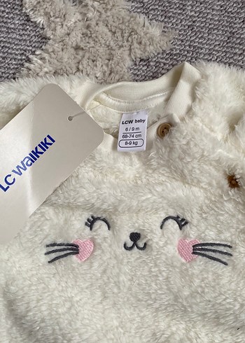 Nakışlı Beyaz Peluş kazak - Görsel 3