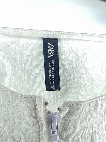 s Beden beyaz Renk Zara Bluz %70 İndirimli.