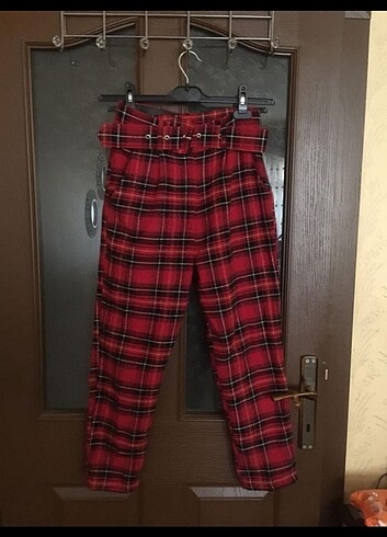 Kırmızı ekose kareli pantolon 