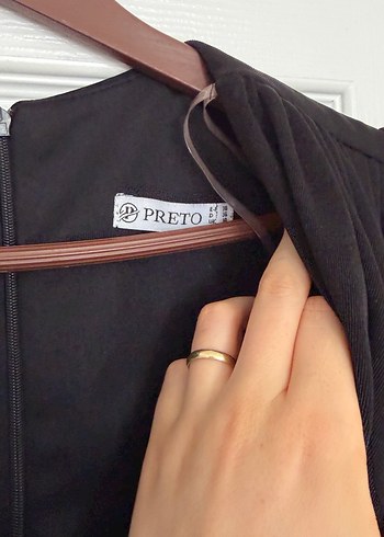 Uzun Siyah V Yaka Gotik Kadın Elbise - Görsel 2