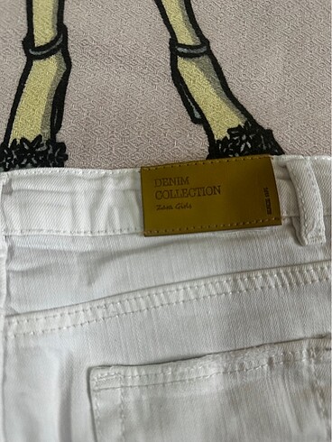 7 Yaş Beden beyaz Renk Zara Kids jean şort