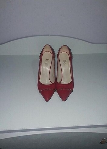 Kırmızı stiletto ayakkabı 