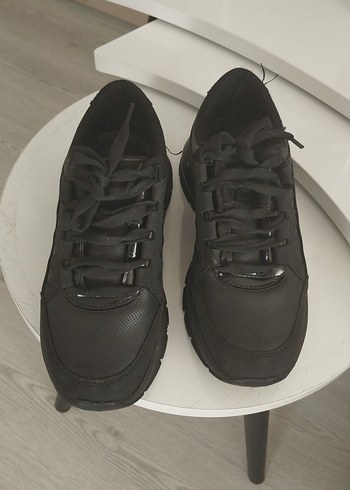 Siyah Bağcıklı Stiletto Topuklu Kadın Spor Ayakkabı
