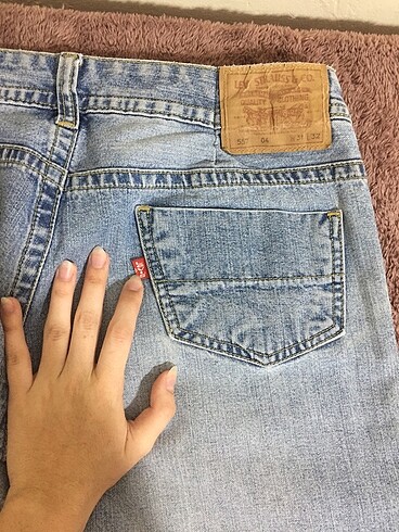 Levis straight jean