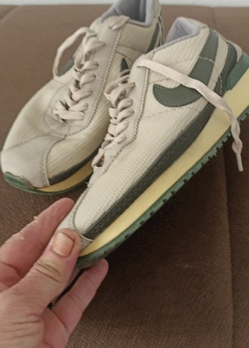 Nike Bej Bağcıklı Kadın Sneakers