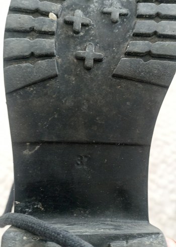 Siyah bot postal - Görsel 3