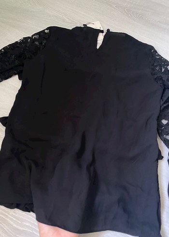 Uzun Kollu Siyah Fırfırlı Bluz - Görsel 4