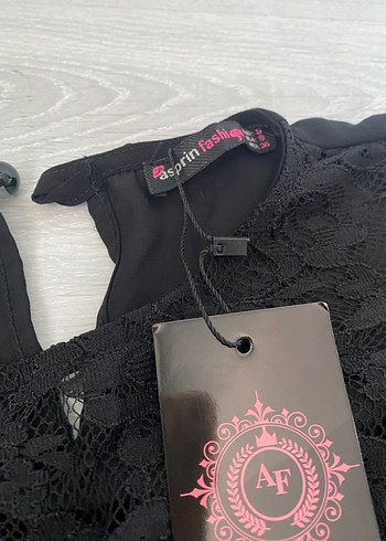 Uzun Kollu Siyah Fırfırlı Bluz - Görsel 2