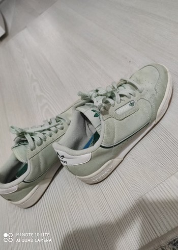 Yeşil Bağcıklı Kadın Spor Ayakkabı
