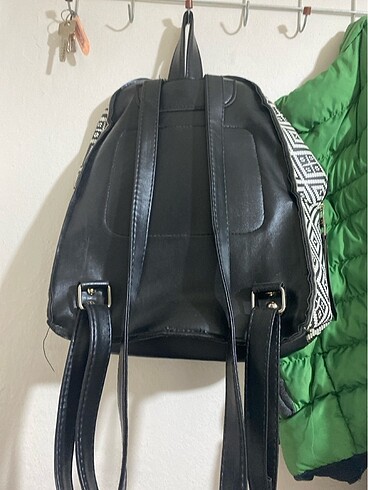 Louis Vuitton sırt çantası