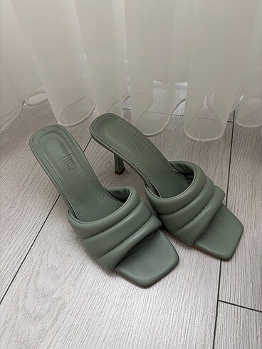 DGN yeşil topuklu sandalet