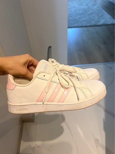 Adidas spor ayakkabı
