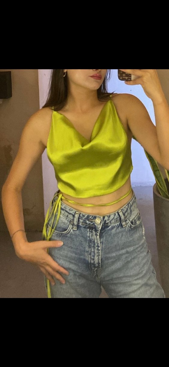 Yeşil Parlak Saten Drapeli Halter Crop Top Özel Dikim - Görsel 3