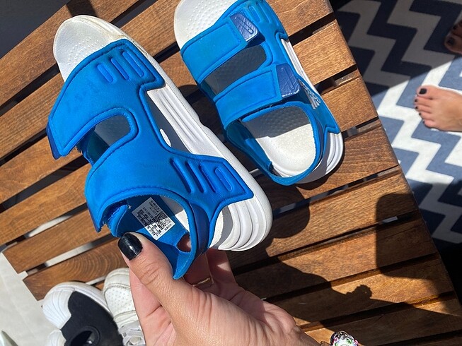 26 Beden Adidas sandalet
