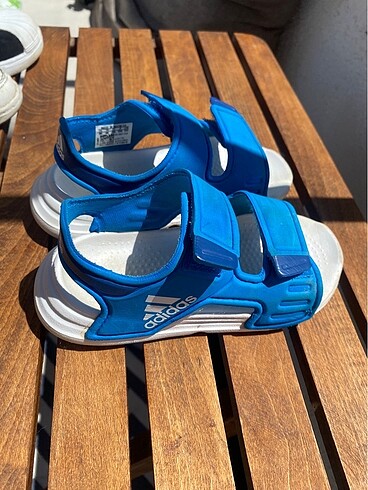 Adidas sandalet