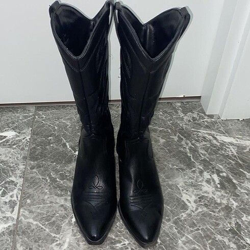 37 Beden Stradivarius Kovboy Çizme