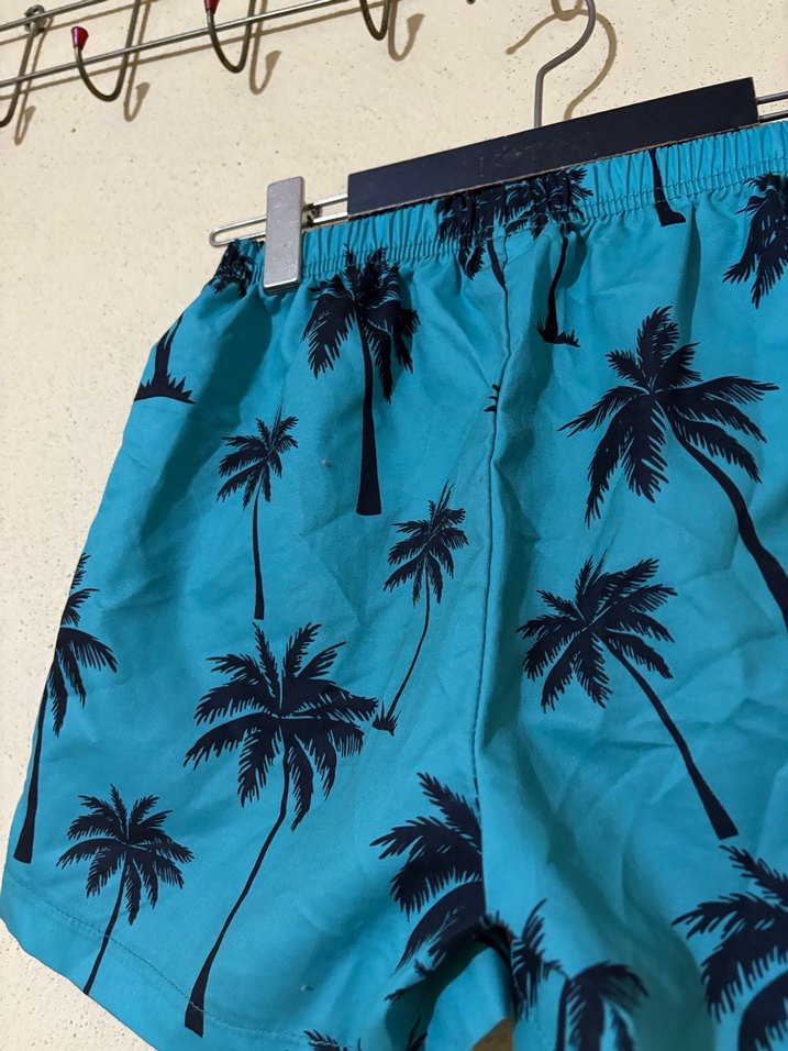 Erkek Çocuk Mavi Palmiye Desenli Deniz Şortu - Görsel 2