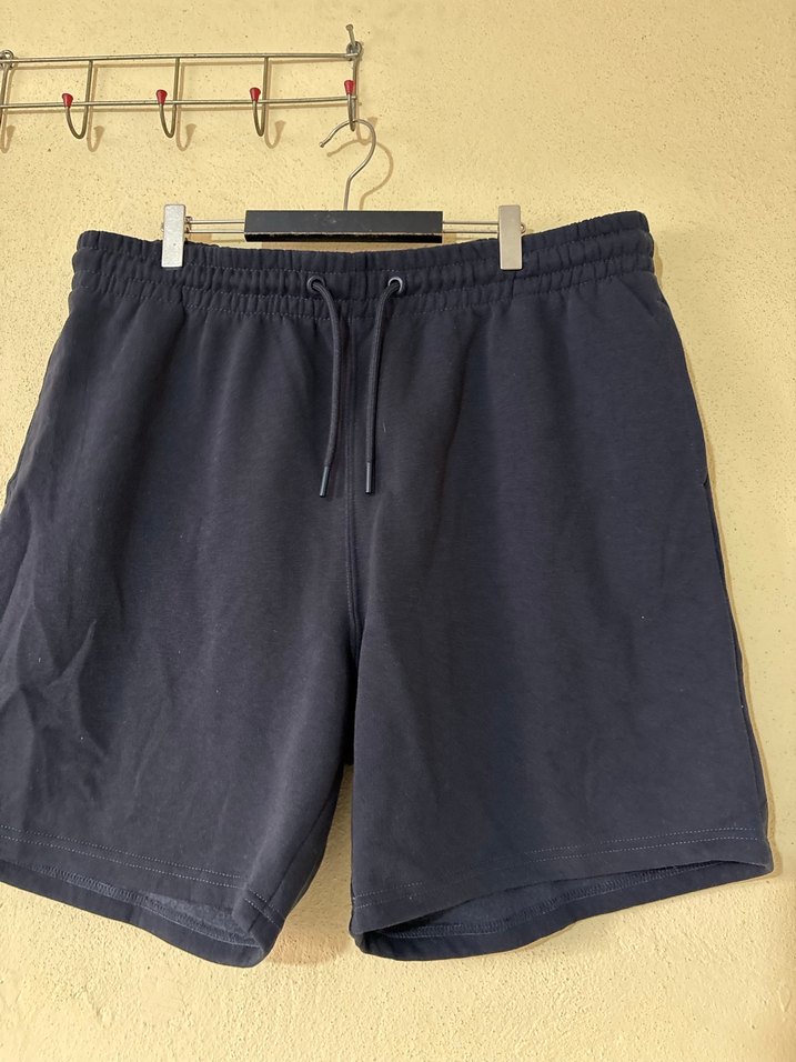 Erkek Gri Midi Rahat Kesim Şort - Görsel 2