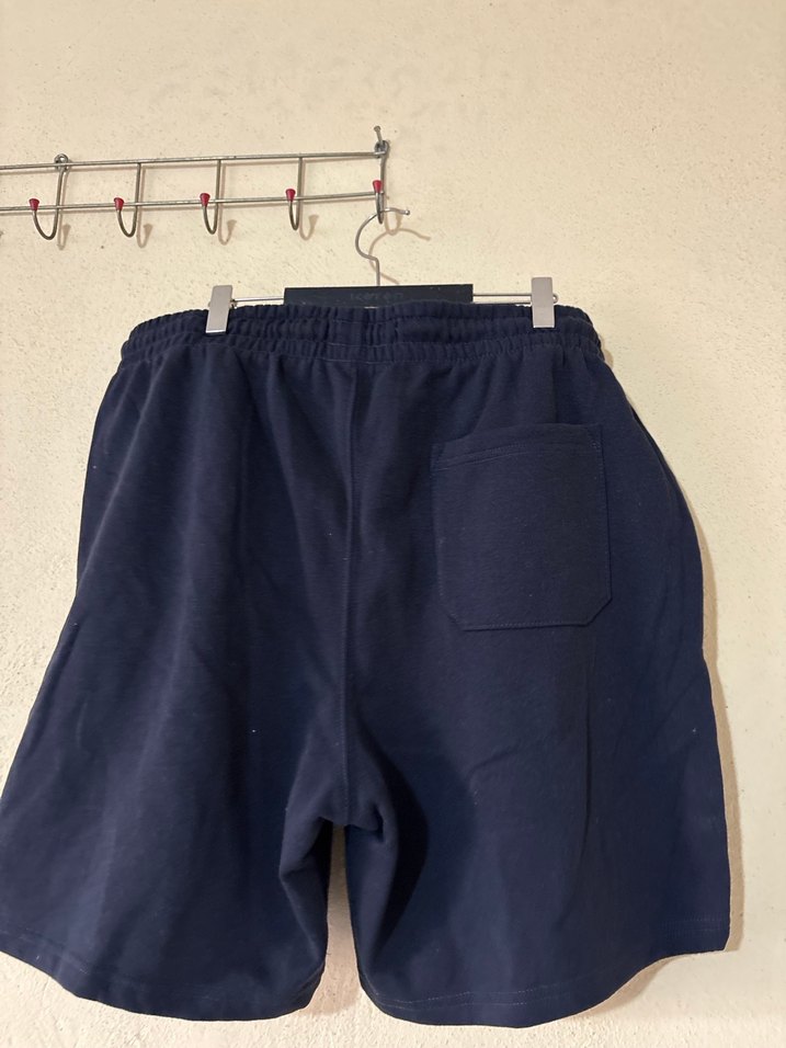 Erkek Gri Midi Rahat Kesim Şort - Görsel 4