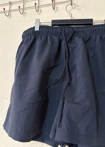 Erkek Lacivert Midi Boy Bol Kesim Kemerli Şort - Görsel 4