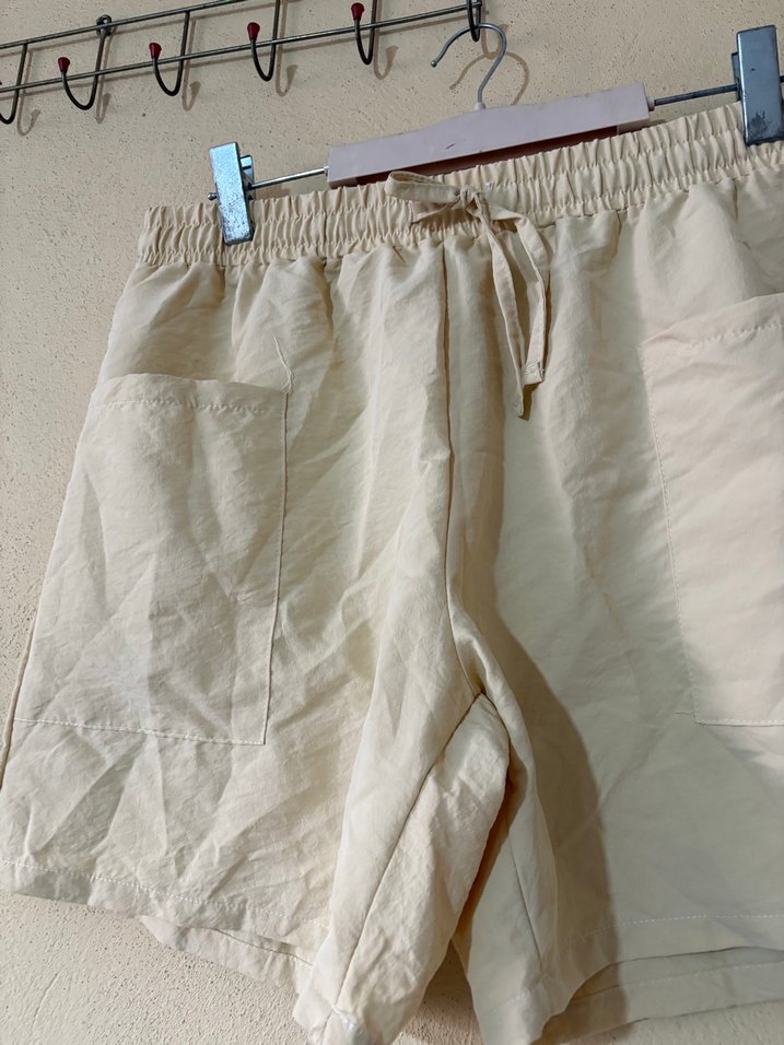 Bej Keten Rahat Kesim Şort - Görsel 2