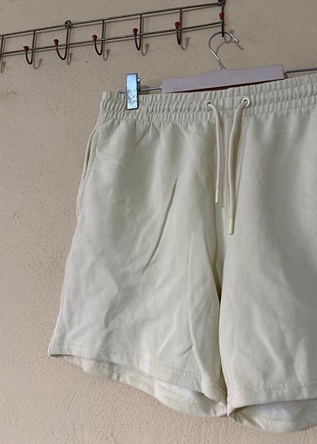 Beyaz Pamuklu Rahat Mini Şort - Görsel 3