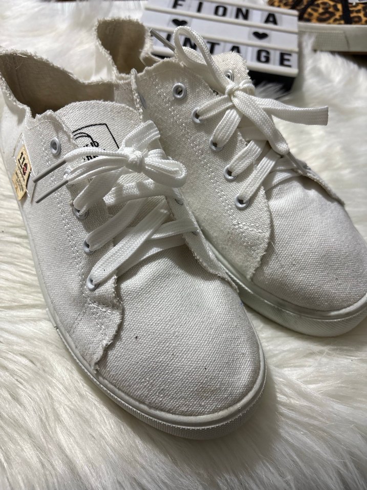 Beyaz Minimalist Kadın Spor Ayakkabı - Görsel 2