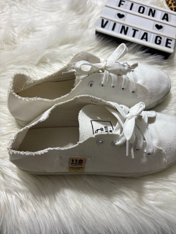 Beyaz Minimalist Kadın Spor Ayakkabı - Görsel 5