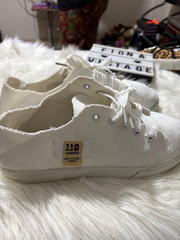 Beyaz Minimalist Kadın Spor Ayakkabı - Görsel 4