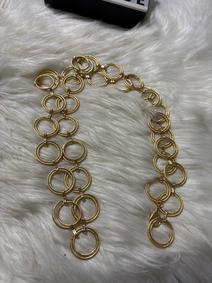 Zincir Detaylı Parlak Altın kemer - Görsel 2