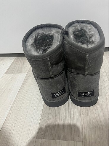 Yepyeni ugg