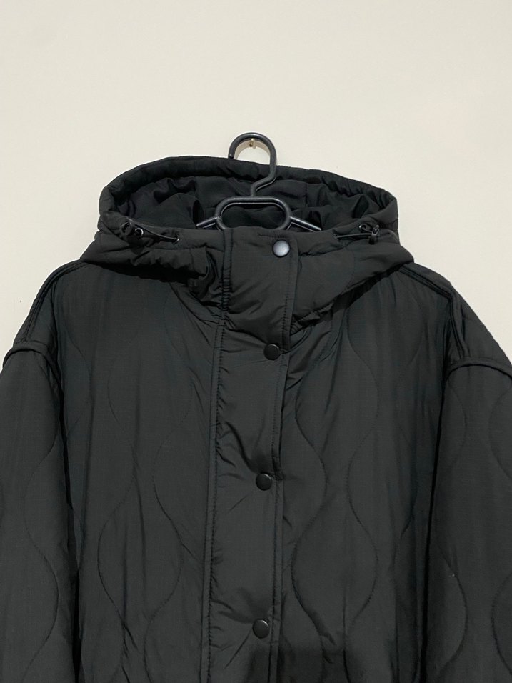 Siyah Kapüşonlu Düğmeli Kadın Ceket - Görsel 3