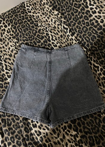 Gri Düğmeli Midi Denim Şort - Görsel 2