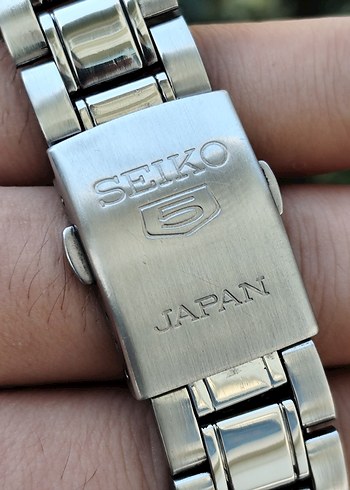 Beden ten rengi Renk Seiko 5 7s26 kol saati