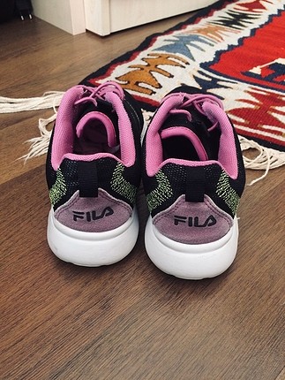 35 Beden siyah Renk Fila spor ayakkabı