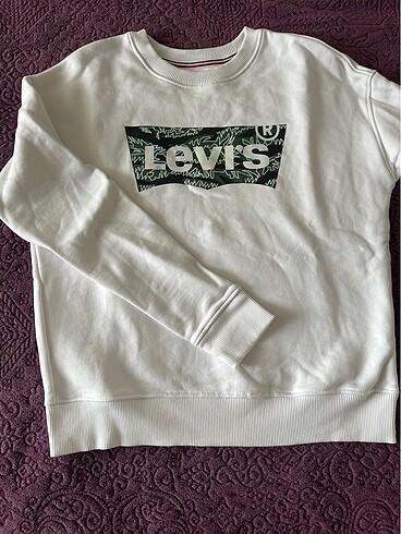 Levis Sweat