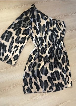 Leoparlı elbise