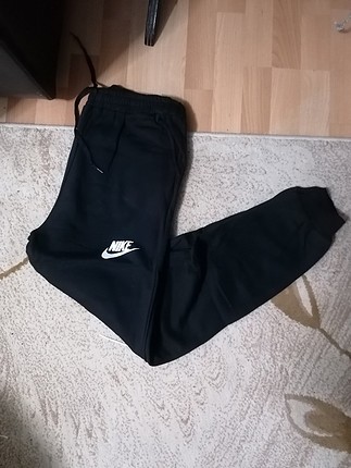 nıke tek alt